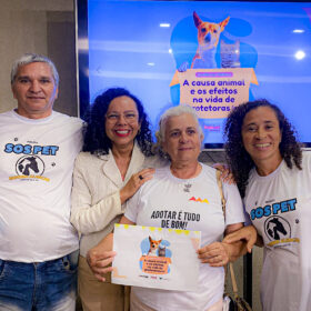 Divaneide Basílio cria lei do Banco de Ração para apoiar protetores de animais