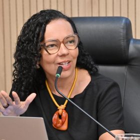 Deputada Divaneide realiza Audiência pública sobre “menopausa e climatério” com foco na qualidade de vida das mulheres